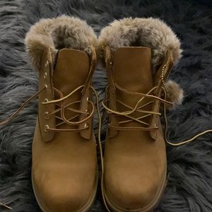 Girls timberlands